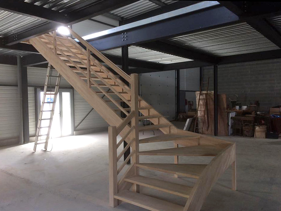 Fabrication et pose d'escaliers sur-mesure Plouénan Finistère
