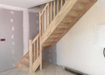 Pose d'escaliers en bois par DY Menuiserie Morlaix Finistère